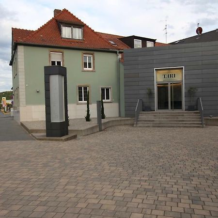 Hotel Tari Höchberg المظهر الخارجي الصورة